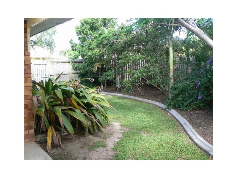 17 Dean Court, Urraween QLD 4655