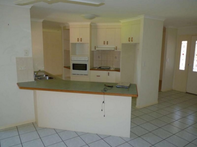 39 Merlin Drive, Urangan QLD 4655