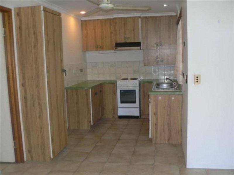 10/12 Denmans Camp Road, Torquay QLD 4655