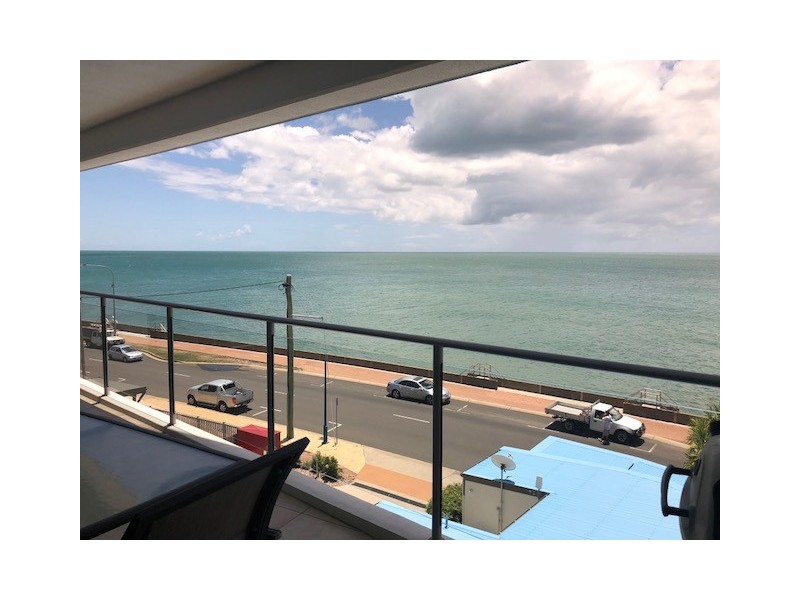 14/558 Charlton Esplanade, Urangan QLD 4655