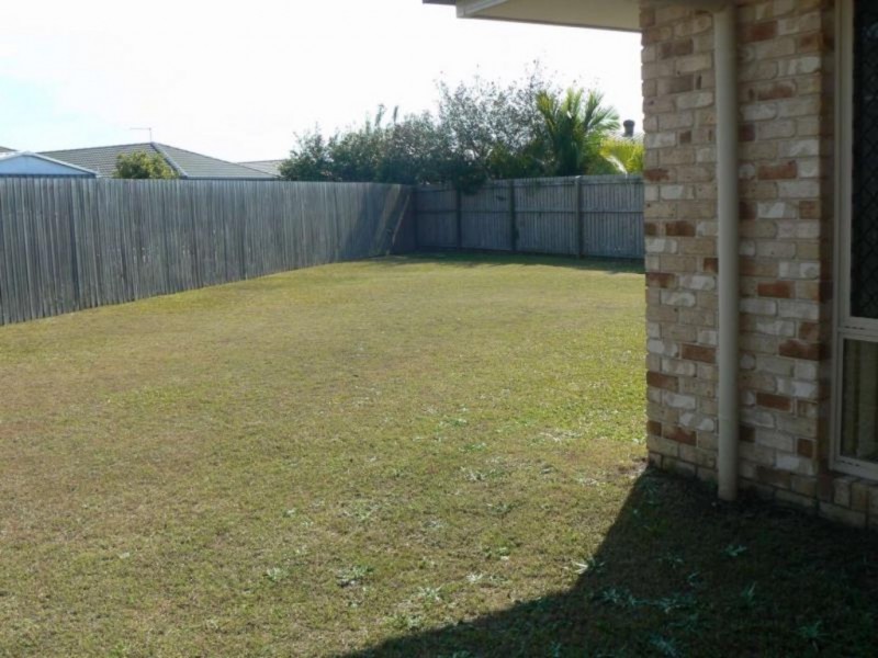 6 Pembridge Circuit, Urraween QLD 4655