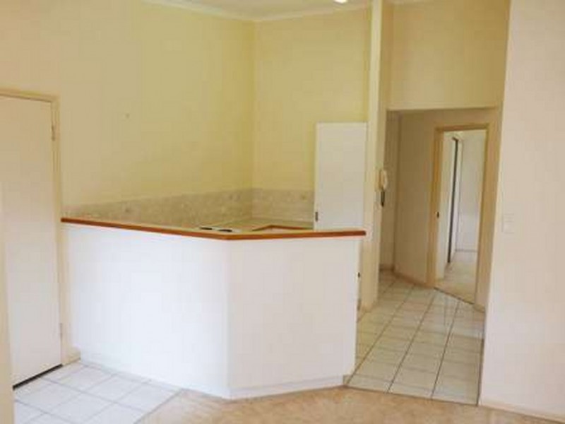 8/137 Freshwater St, Torquay QLD 4655