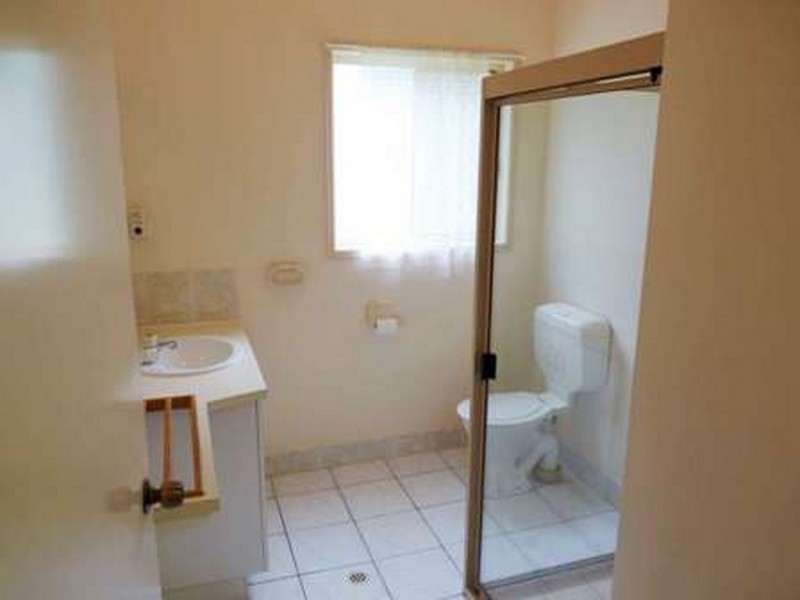 8/137 Freshwater St, Torquay QLD 4655