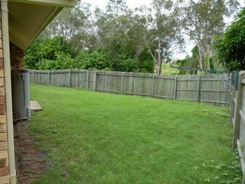 8/137 Freshwater St, Torquay QLD 4655