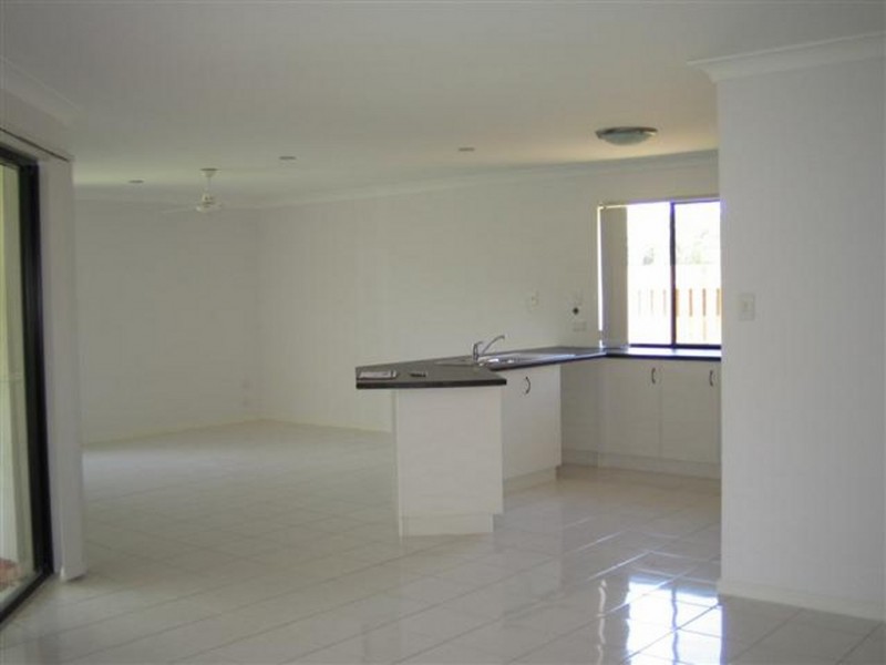 7 Trill Court, Urangan QLD 4655