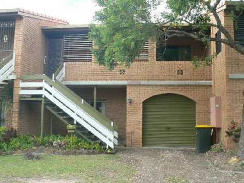 3/6 Witt, Torquay QLD 4655