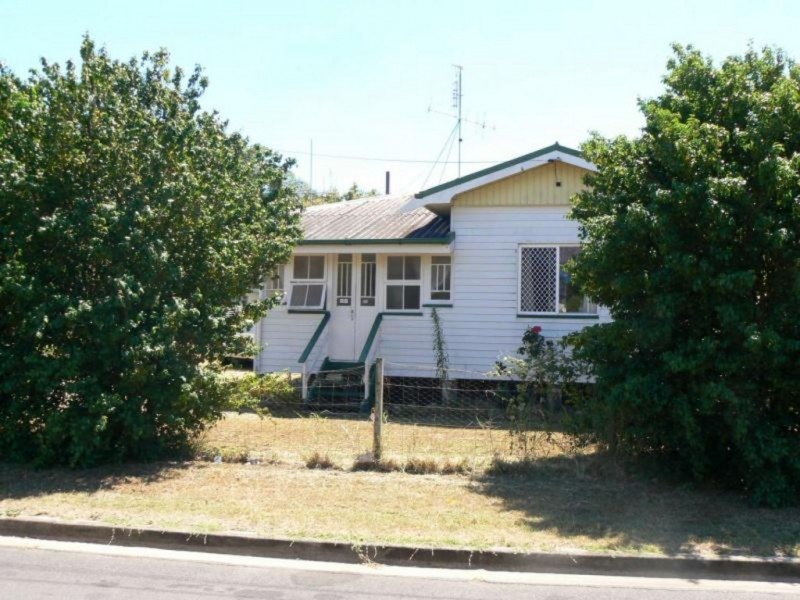 94 Freshwater Street, Torquay QLD 4655