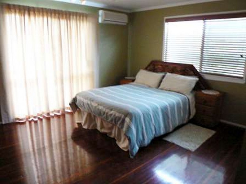 62 Drummond St, Urangan QLD 4655