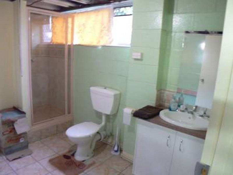 62 Drummond St, Urangan QLD 4655