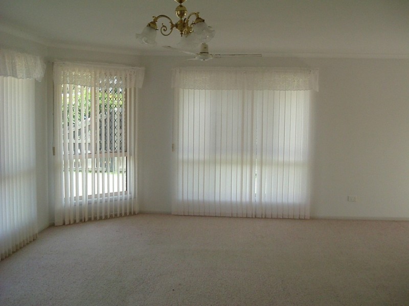 22 Earls Court, Point Vernon QLD 4655