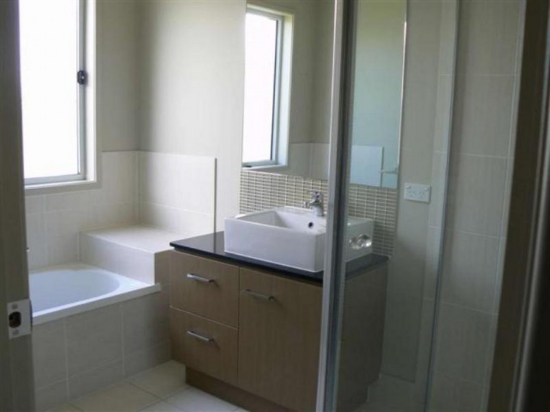 1 Captain Cook Street, Urraween QLD 4655