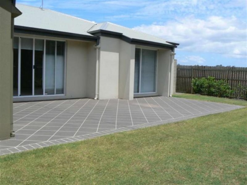 1 Captain Cook Street, Urraween QLD 4655