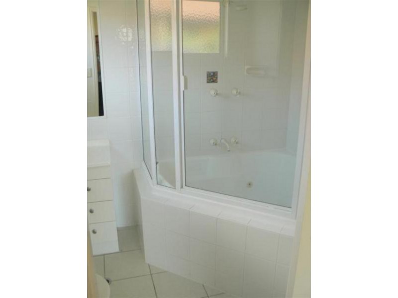 63 Bowerbird Avenue, Eli Waters QLD 4655