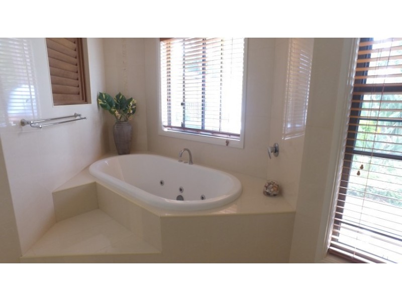 11 Eagle Beach Parade, Dundowran Beach QLD 4655