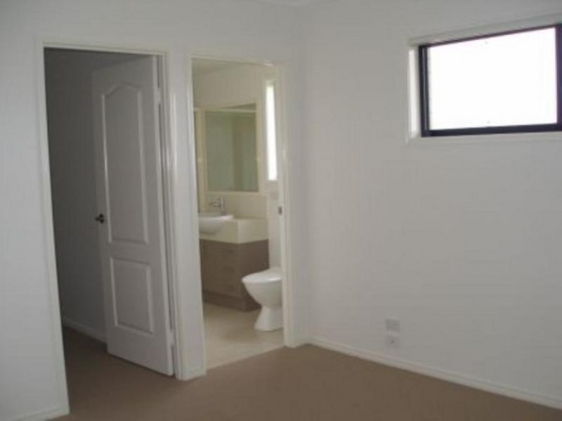 23 Lancaster Circuit, Urraween QLD 4655