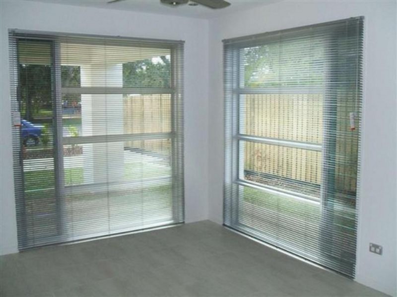 2/515 Esplanade, Urangan QLD 4655