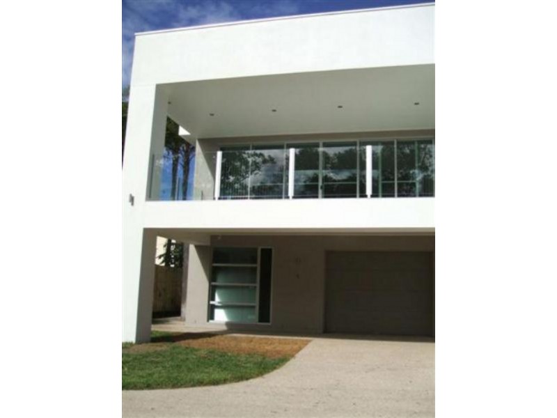 2/515 Esplanade, Urangan QLD 4655