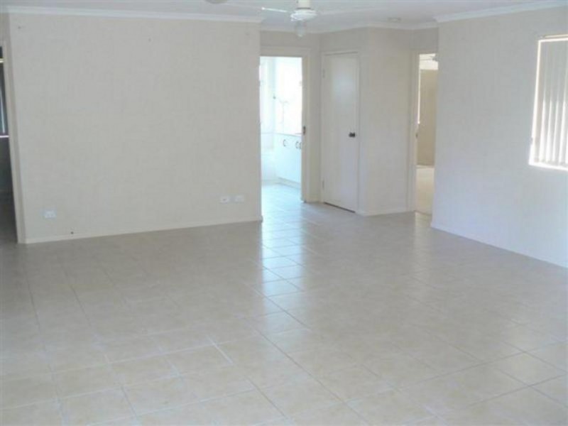 7 Macbel Court, Torquay QLD 4655