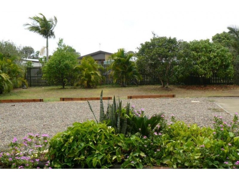 7 Macbel Court, Torquay QLD 4655