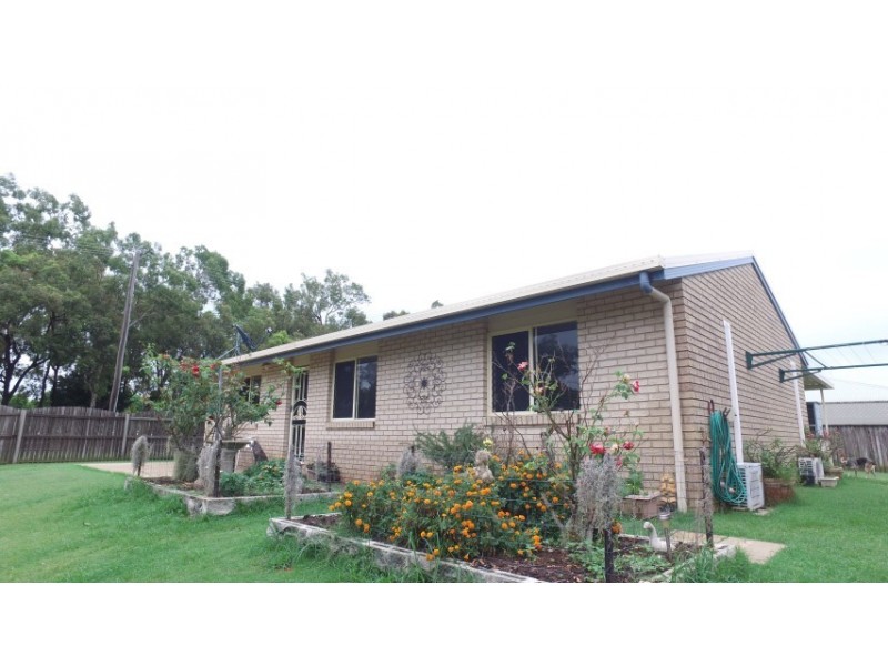 2 Harselaar Drive, Point Vernon QLD 4655