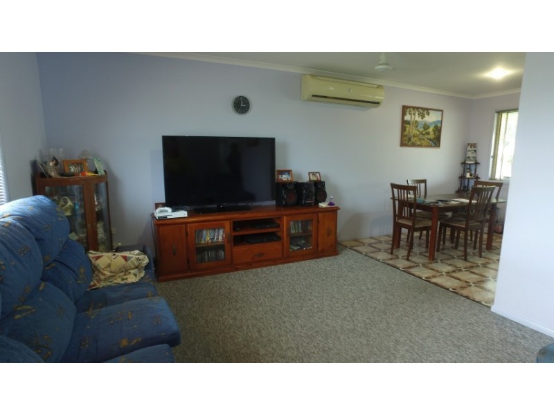 2 Harselaar Drive, Point Vernon QLD 4655