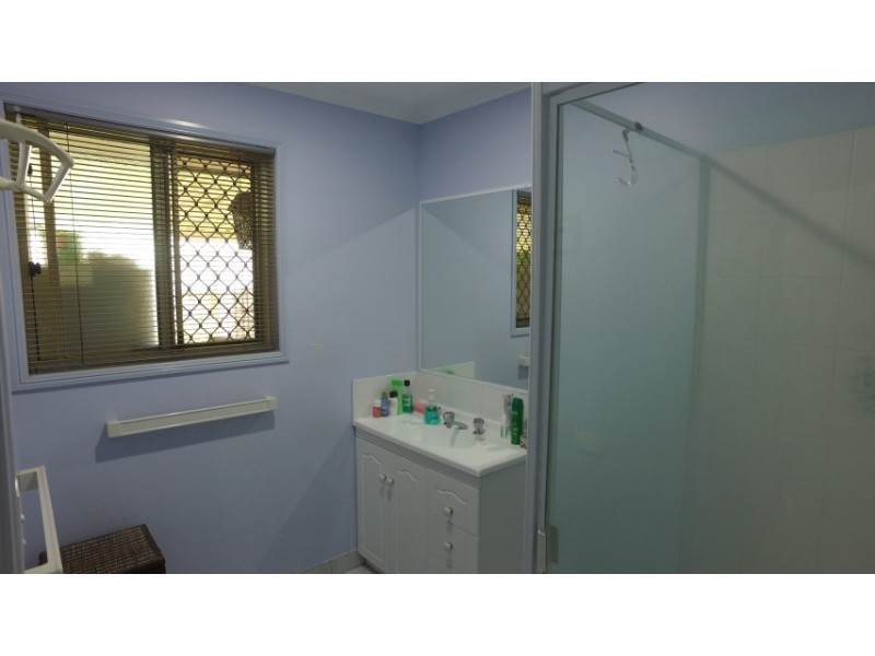 2 Harselaar Drive, Point Vernon QLD 4655