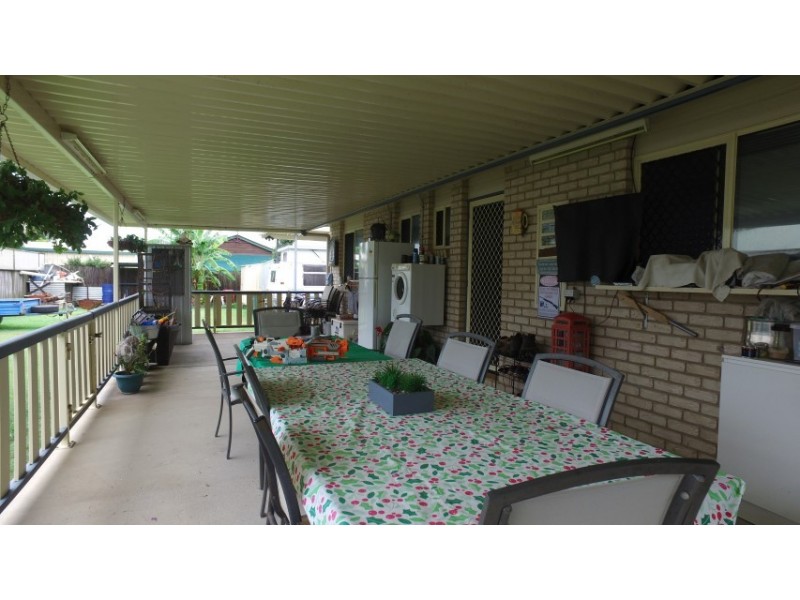 2 Harselaar Drive, Point Vernon QLD 4655