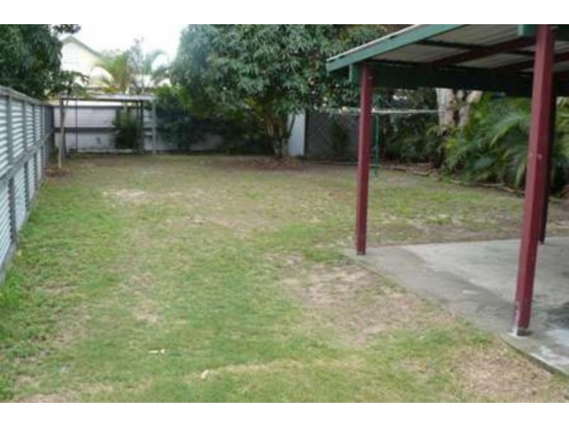 6 Ocean St, Torquay QLD 4655