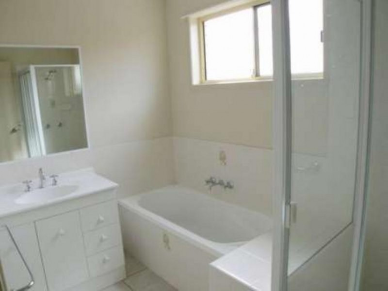 73 Martin Street, Point Vernon QLD 4655