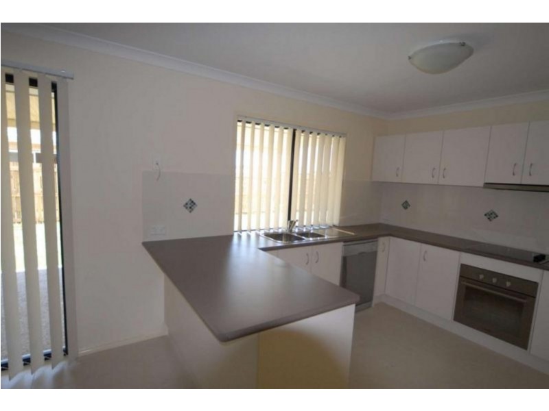 4 Genoa Court, Point Vernon QLD 4655