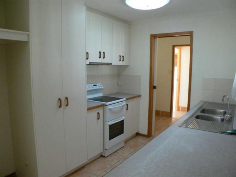 4 Rhys Court, Torquay QLD 4655