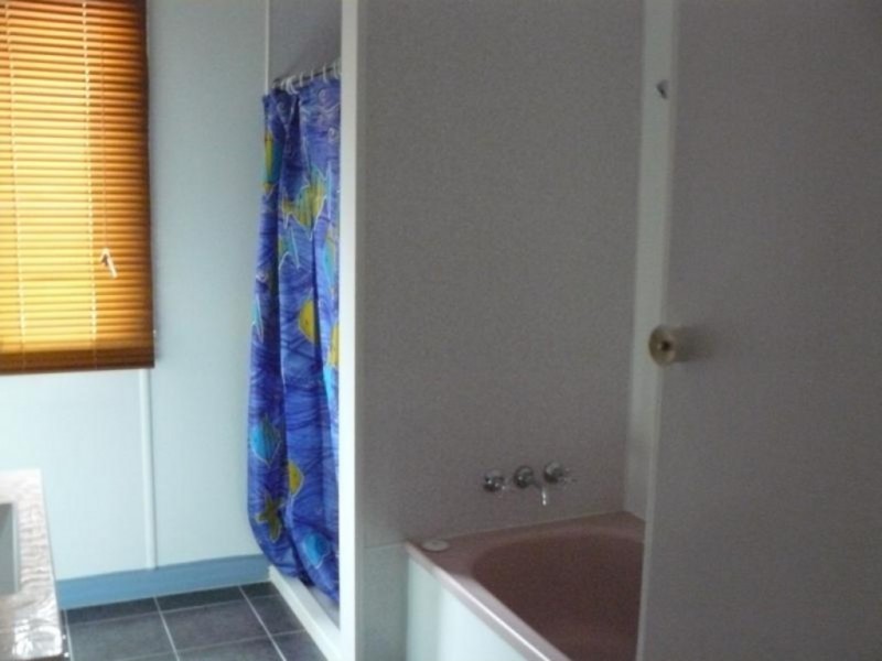 1/491 Esplanade, Torquay QLD 4655