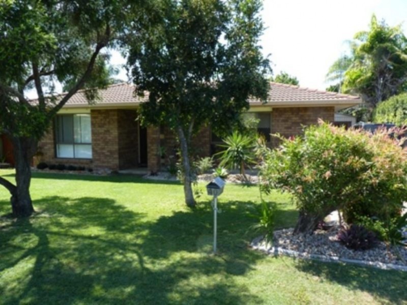 40 Limpus St, Urangan QLD 4655