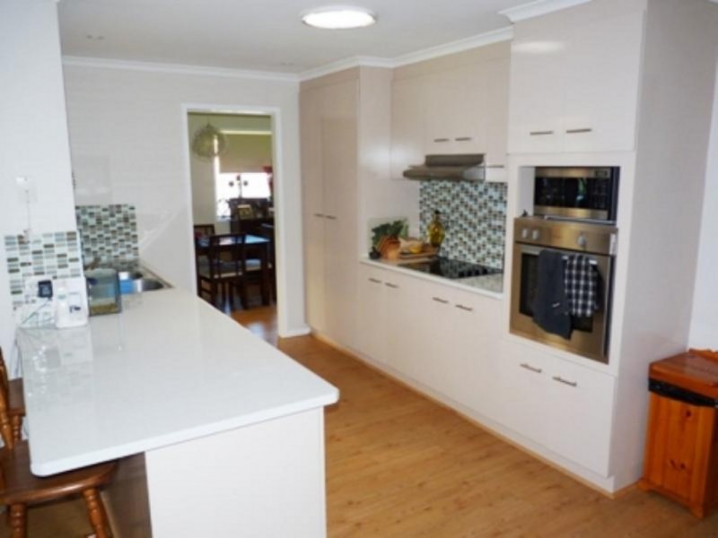 40 Limpus St, Urangan QLD 4655