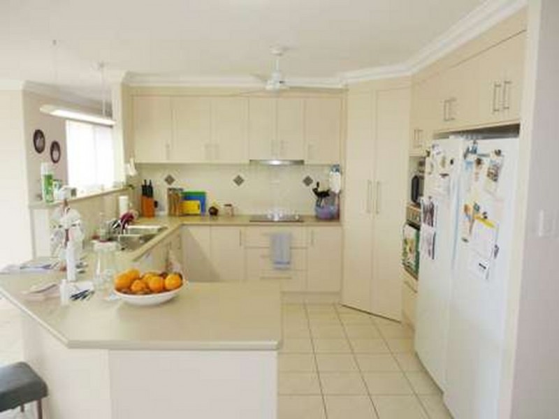 12 Lockerbie Crt, Kawungan QLD 4655