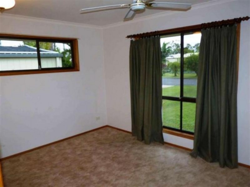 17 Harselaar, Point Vernon QLD 4655 Floorplan