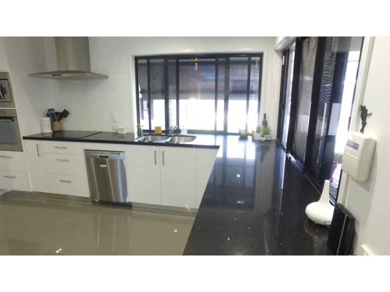65 Ladbroke Crescent, Urangan QLD 4655