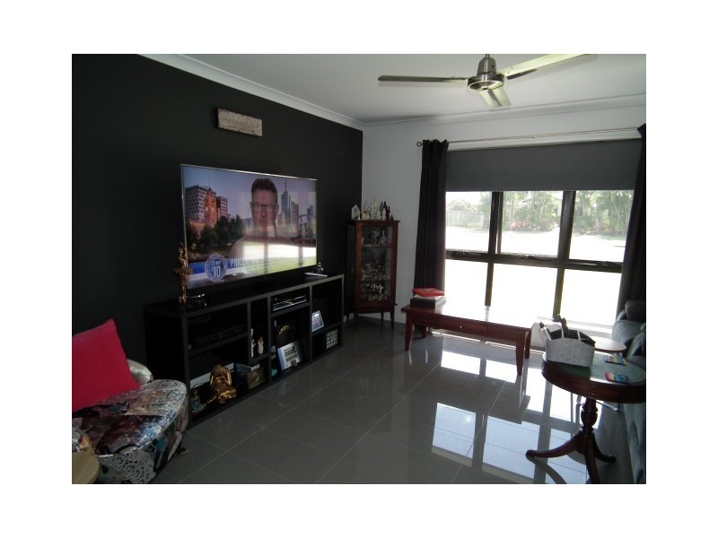 65 Ladbroke Crescent, Urangan QLD 4655