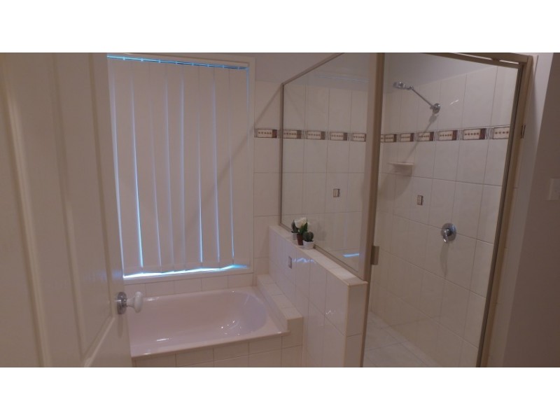 16 Hayman Court, Kawungan QLD 4655