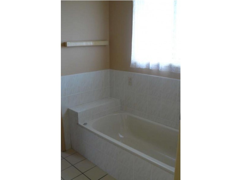 64 Urangan Street, Torquay QLD 4655