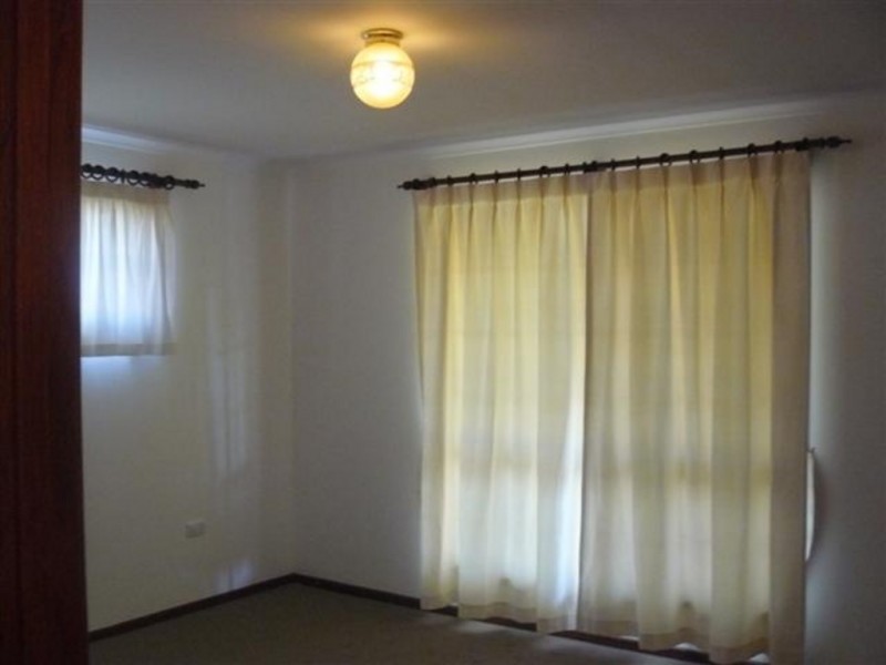 28 Paul Dr, Point Vernon QLD 4655