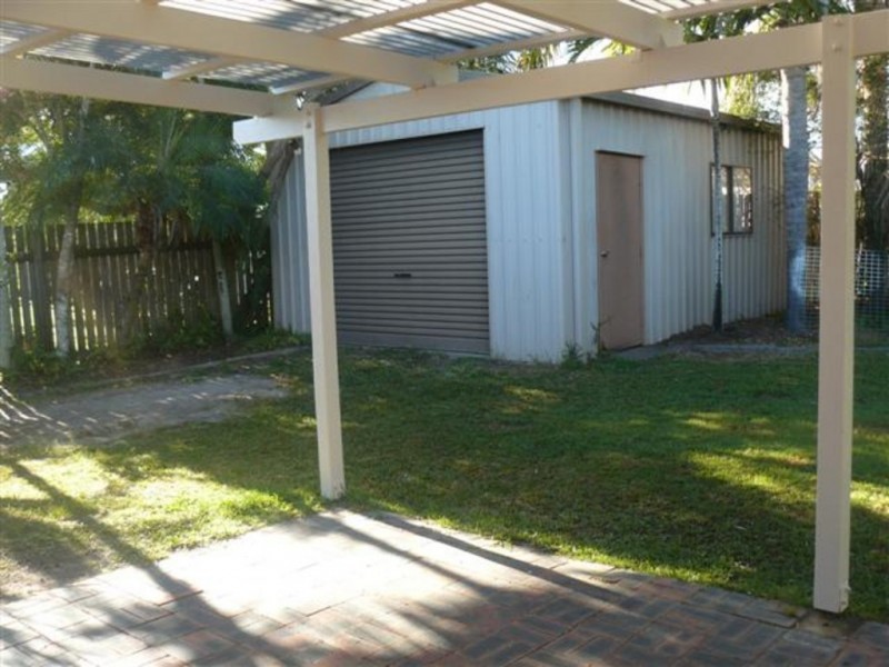 28 Paul Dr, Point Vernon QLD 4655