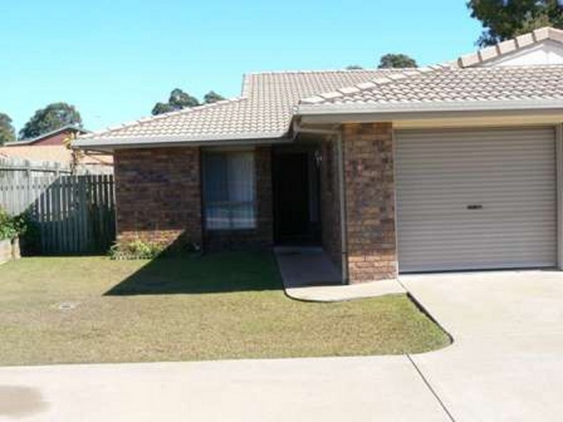 2/5 Ian Avenue, Kawungan QLD 4655