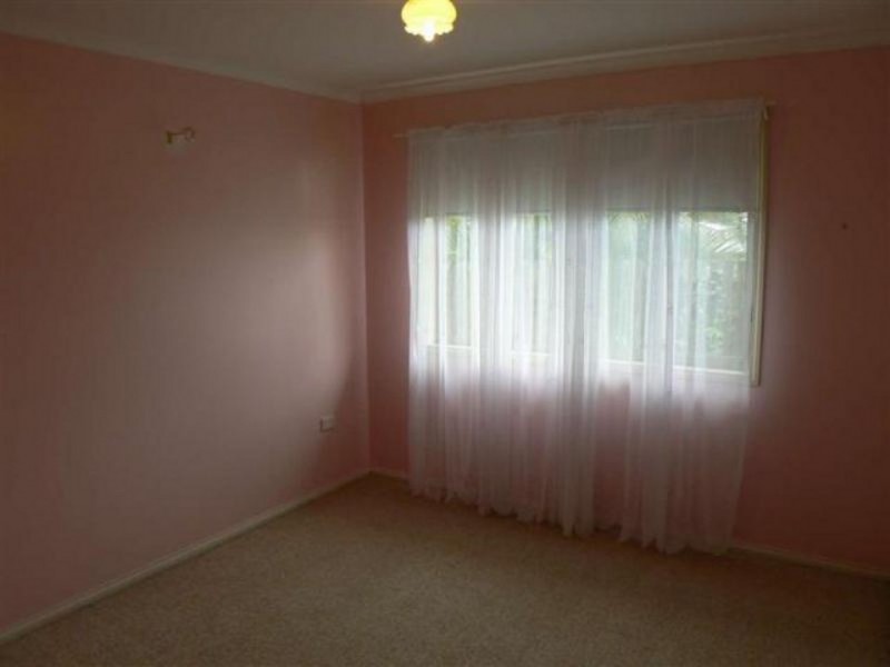 2/5 Ian Avenue, Kawungan QLD 4655