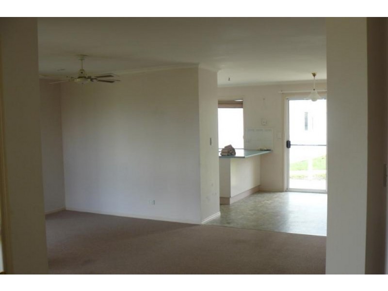 19 Warrego Drive, Point Vernon QLD 4655