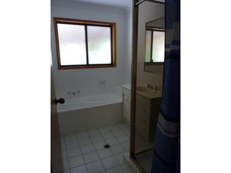 20 Warrego Drive, Point Vernon QLD 4655