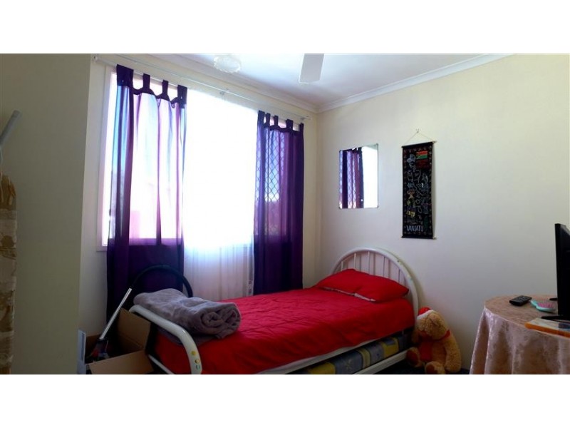 90 Cherry Street, Eli Waters QLD 4655