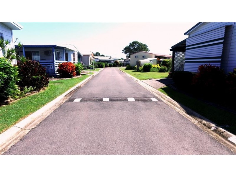 90 Cherry Street, Eli Waters QLD 4655