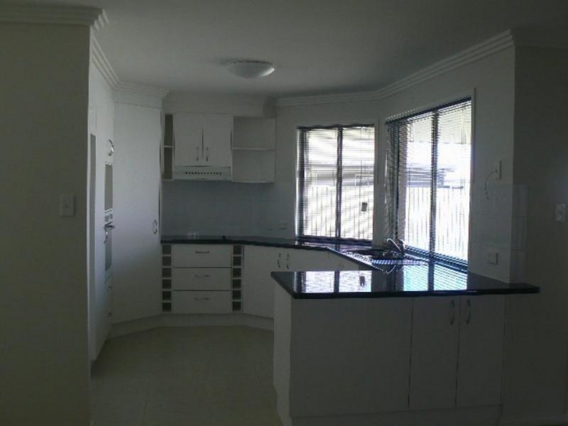 8 Chelsea Court, Urraween QLD 4655
