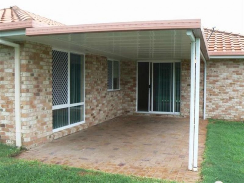 8 Ivybird Court, Torquay QLD 4655